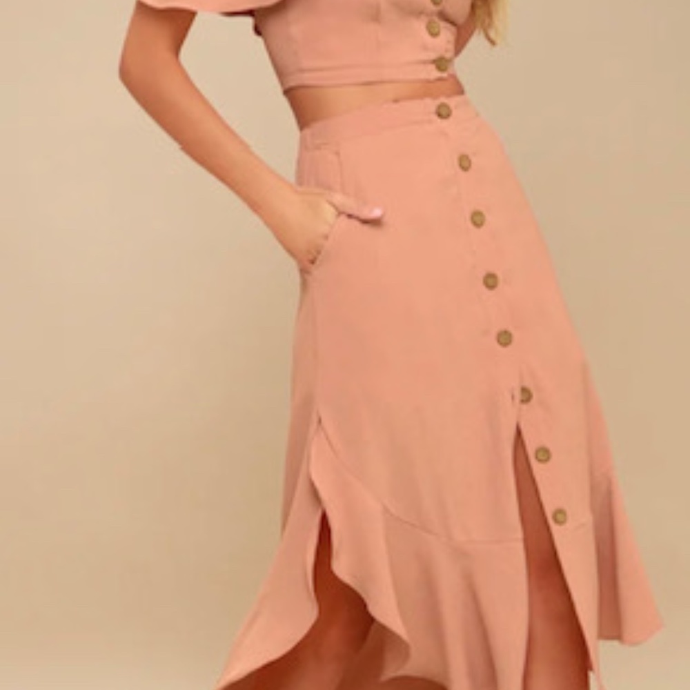Lulus' brand new 2 piece mauve pink skirt and crop top set